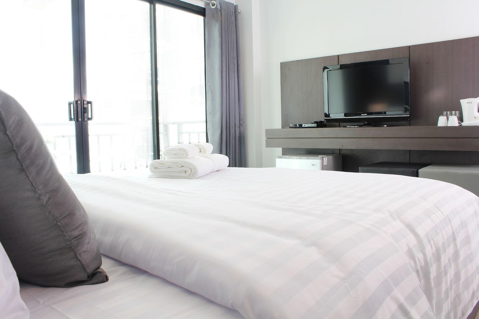 The Artist House Otel Patong Dış mekan fotoğraf