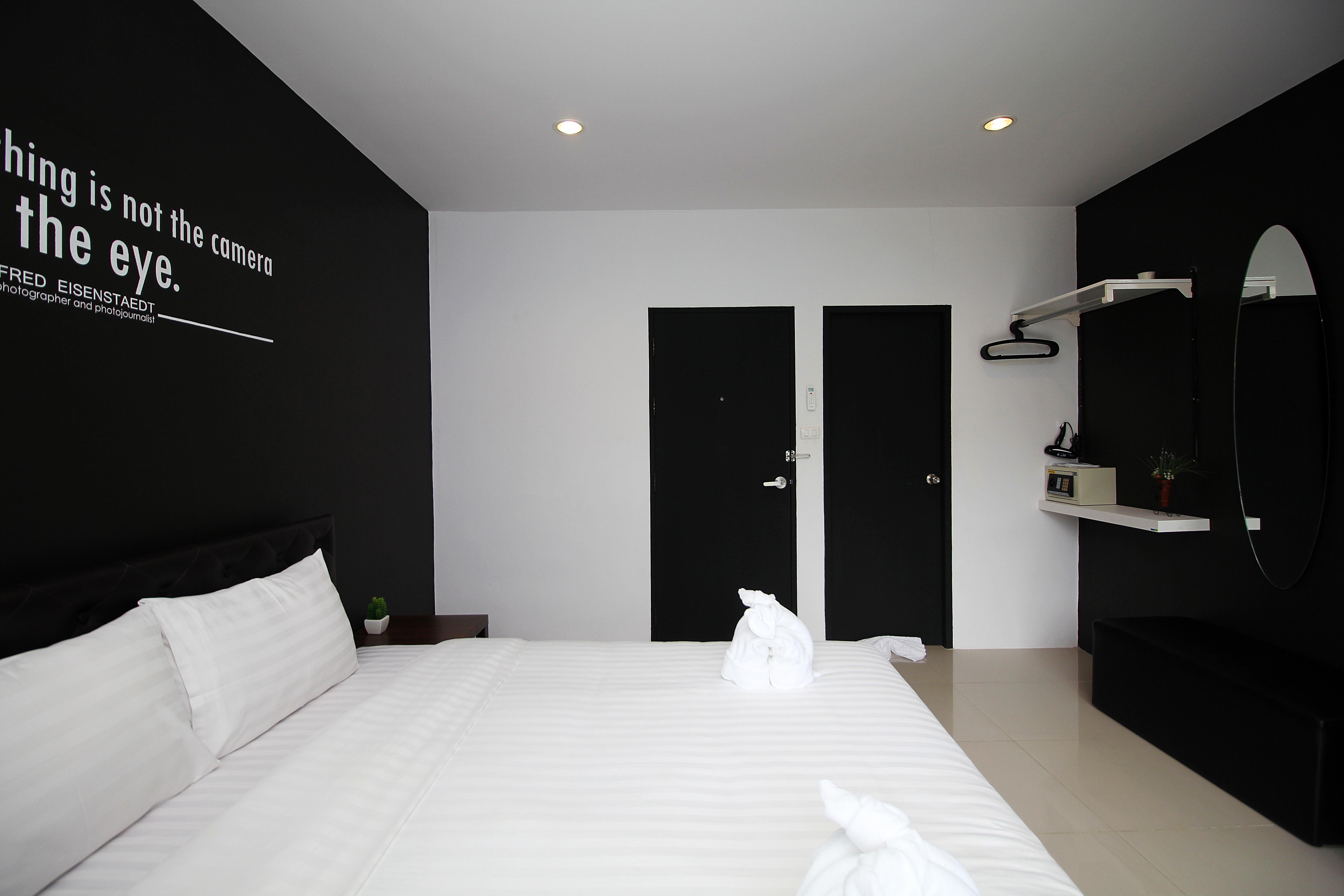 The Artist House Otel Patong Dış mekan fotoğraf